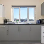 Private En-suite Shared Kitchen - Pass The Keys *