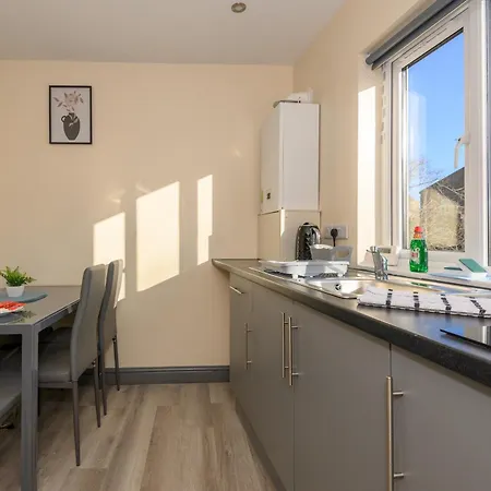 Private En-suite Shared Kitchen - Pass The Keys ليدز