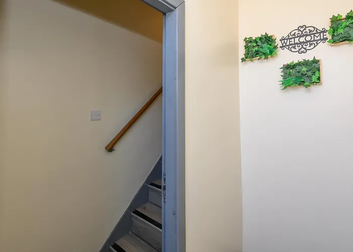 Private En-suite Shared Kitchen - Pass The Keys * Leeds (West Yorkshire)