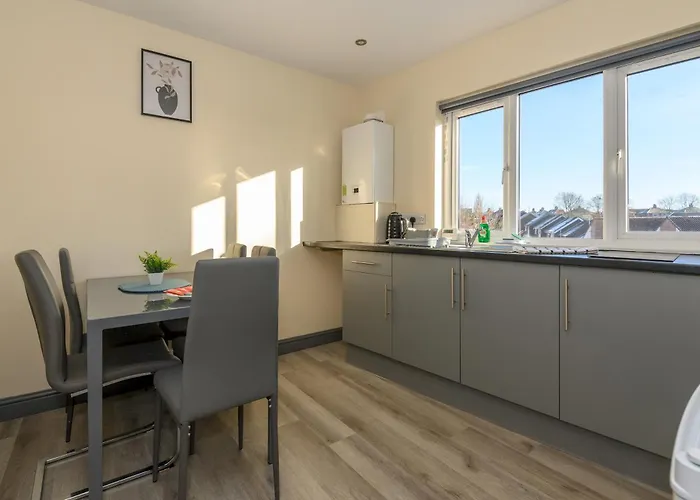 Private En-suite Shared Kitchen - Pass The Keys * Leeds (West Yorkshire)