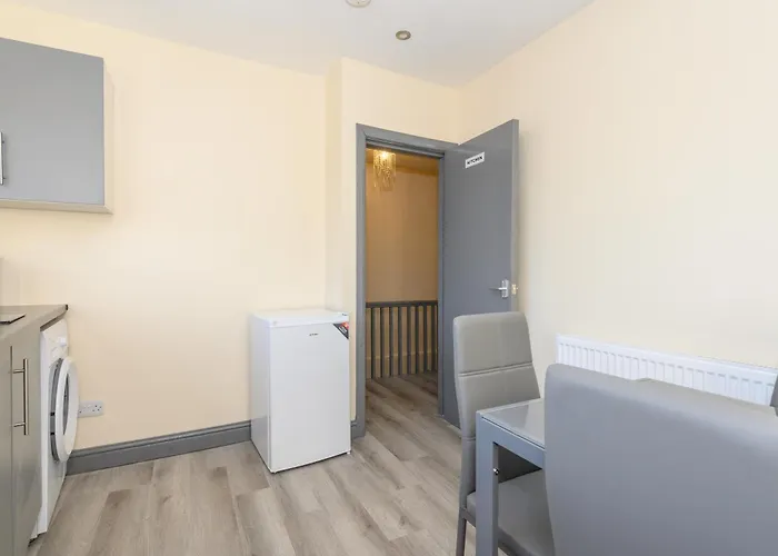 Private En-suite Shared Kitchen - Pass The Keys Apartamento Leeds (West Yorkshire)