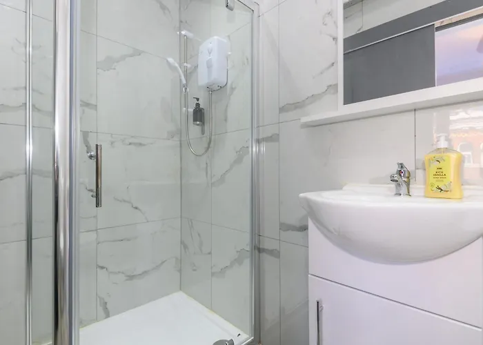 Private En-suite Shared Kitchen - Pass The Keys Apartamento Leeds (West Yorkshire)