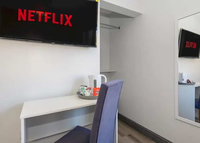 Private En-suite Shared Kitchen - Pass The Keys * Leeds (West Yorkshire)